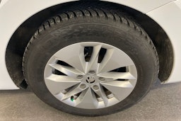 valkoinen Skoda Octavia 2021 kuva 13.