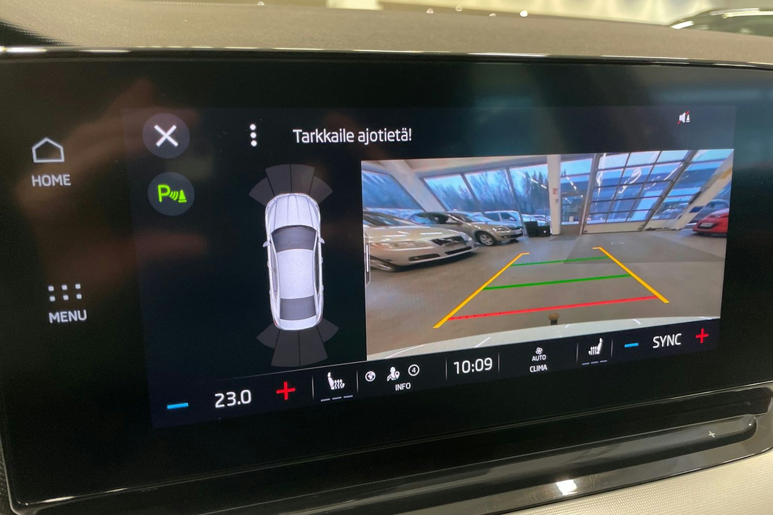 valkoinen Skoda Octavia 2021 kuva 21.