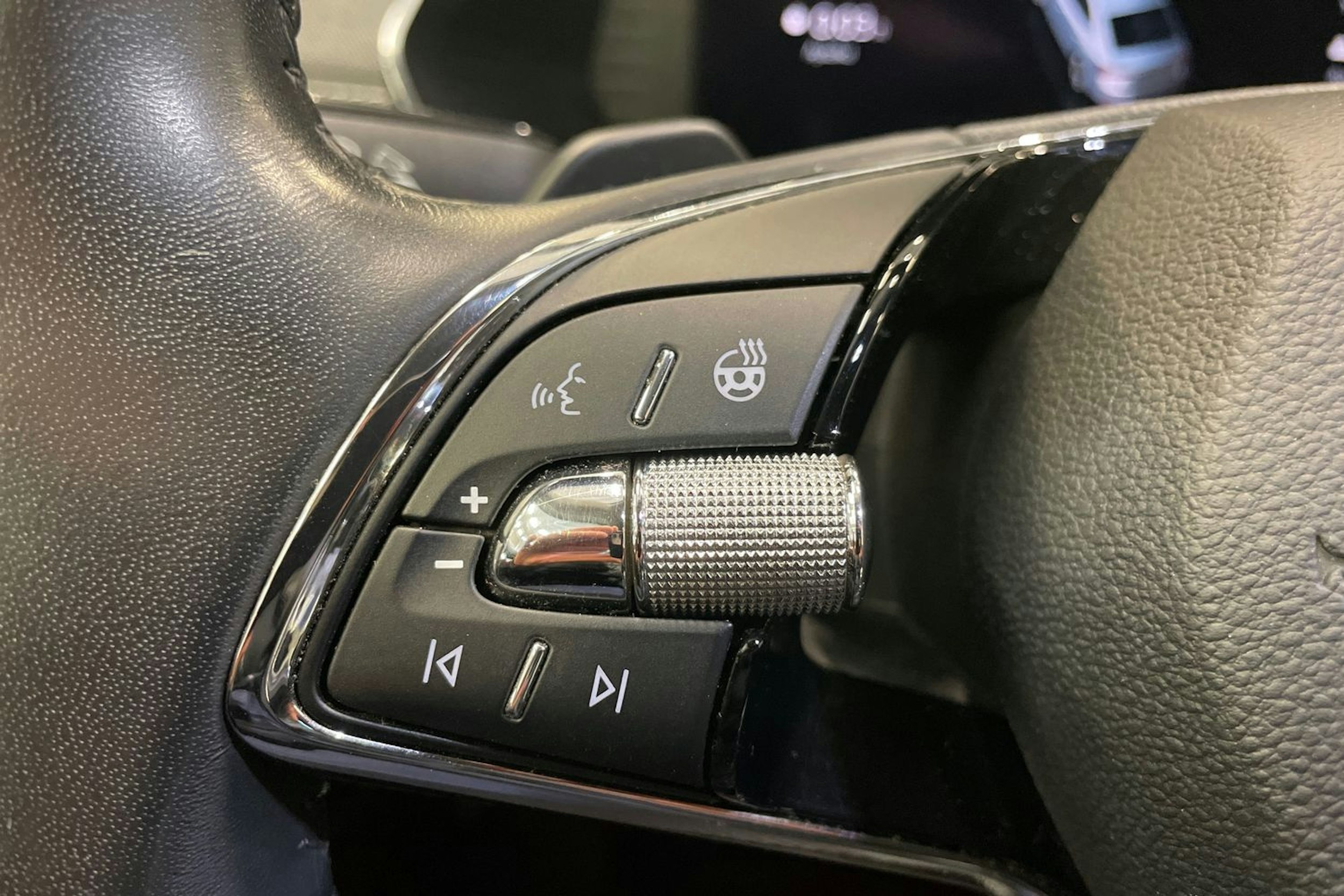 valkoinen Skoda Octavia 2021 kuva 27.