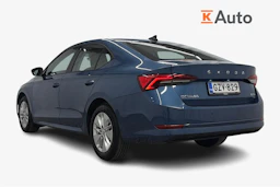 sininen Skoda Octavia 2021 kuva 3.