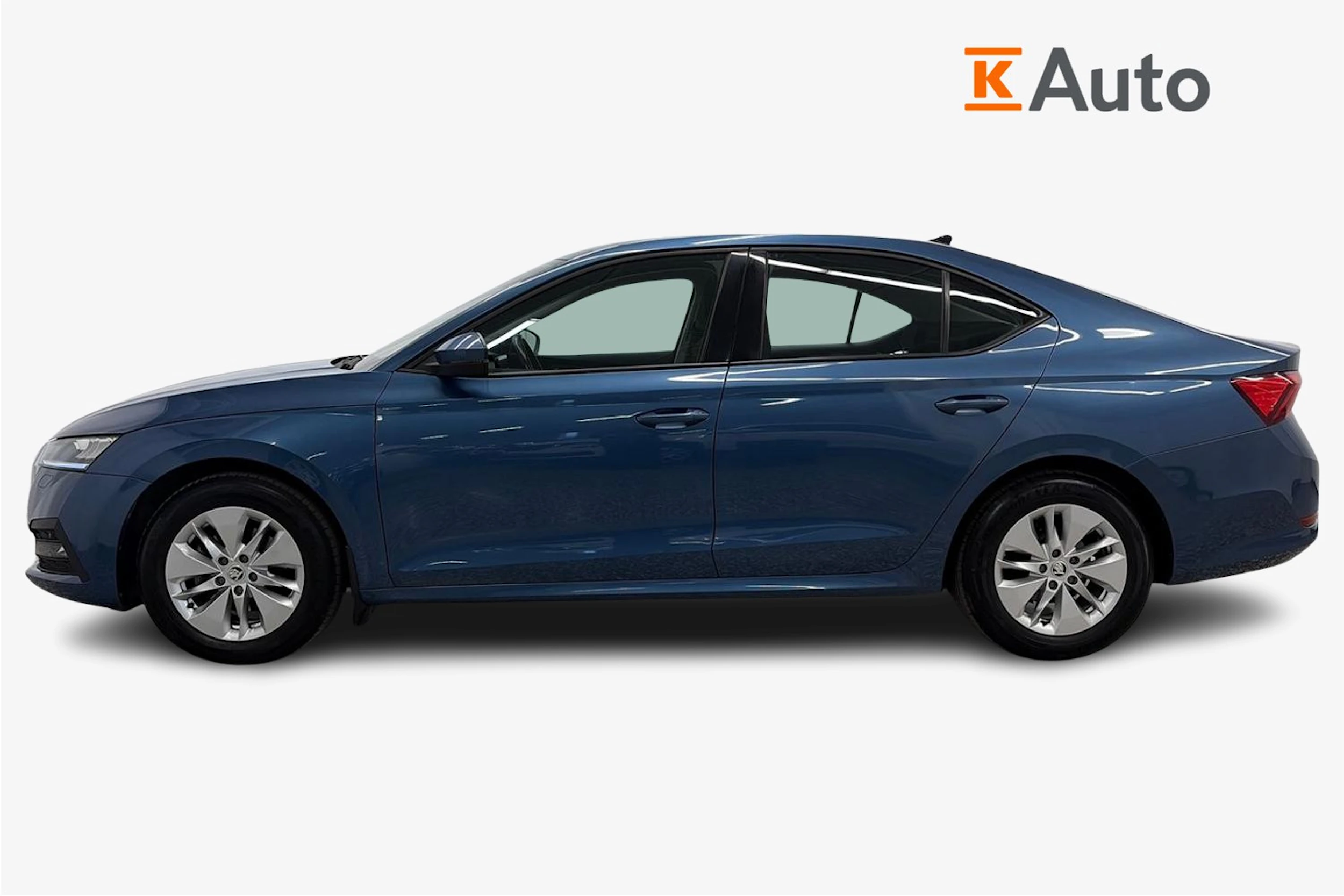 sininen Skoda Octavia 2021 kuva 7.