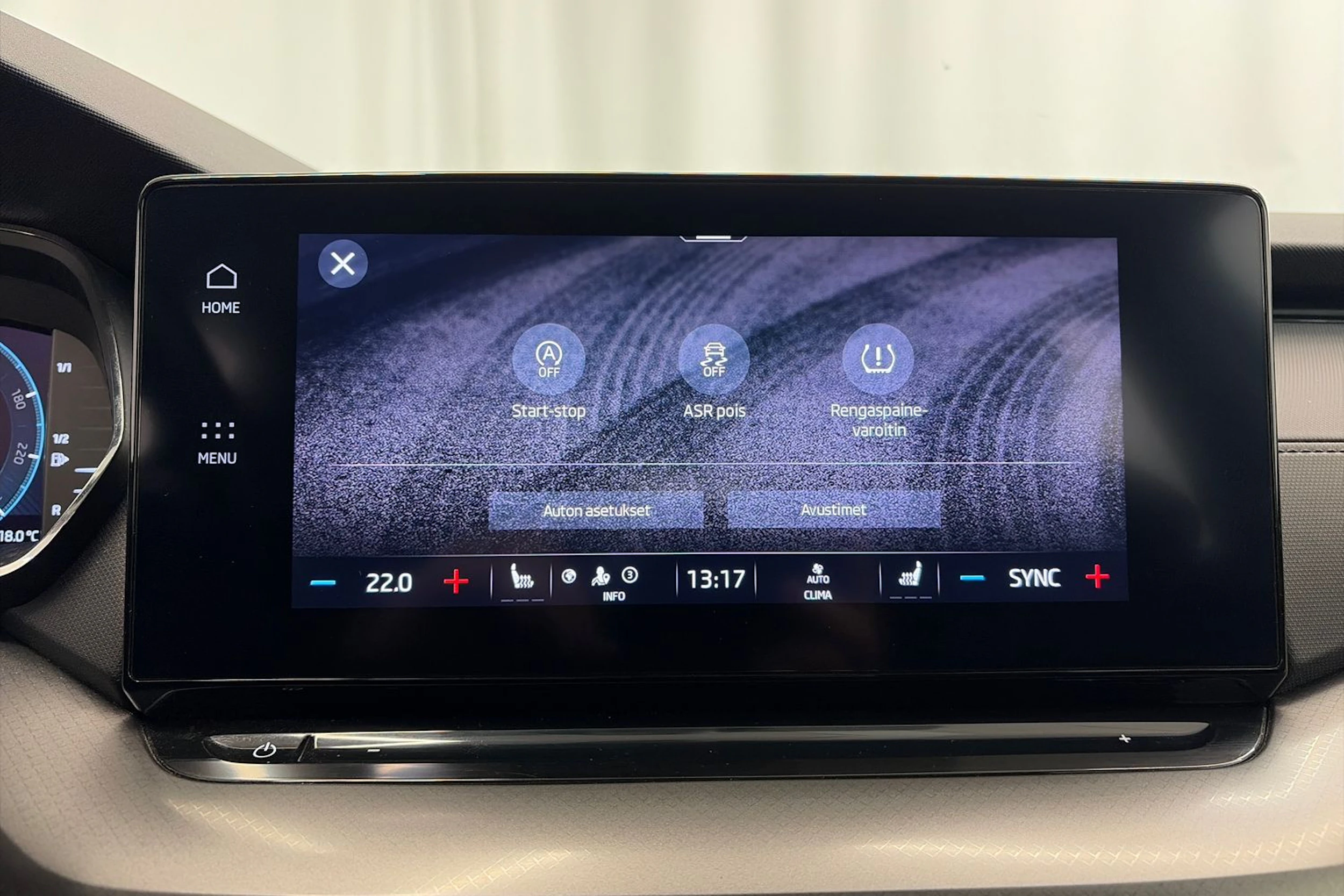 sininen Skoda Octavia 2021 kuva 24.
