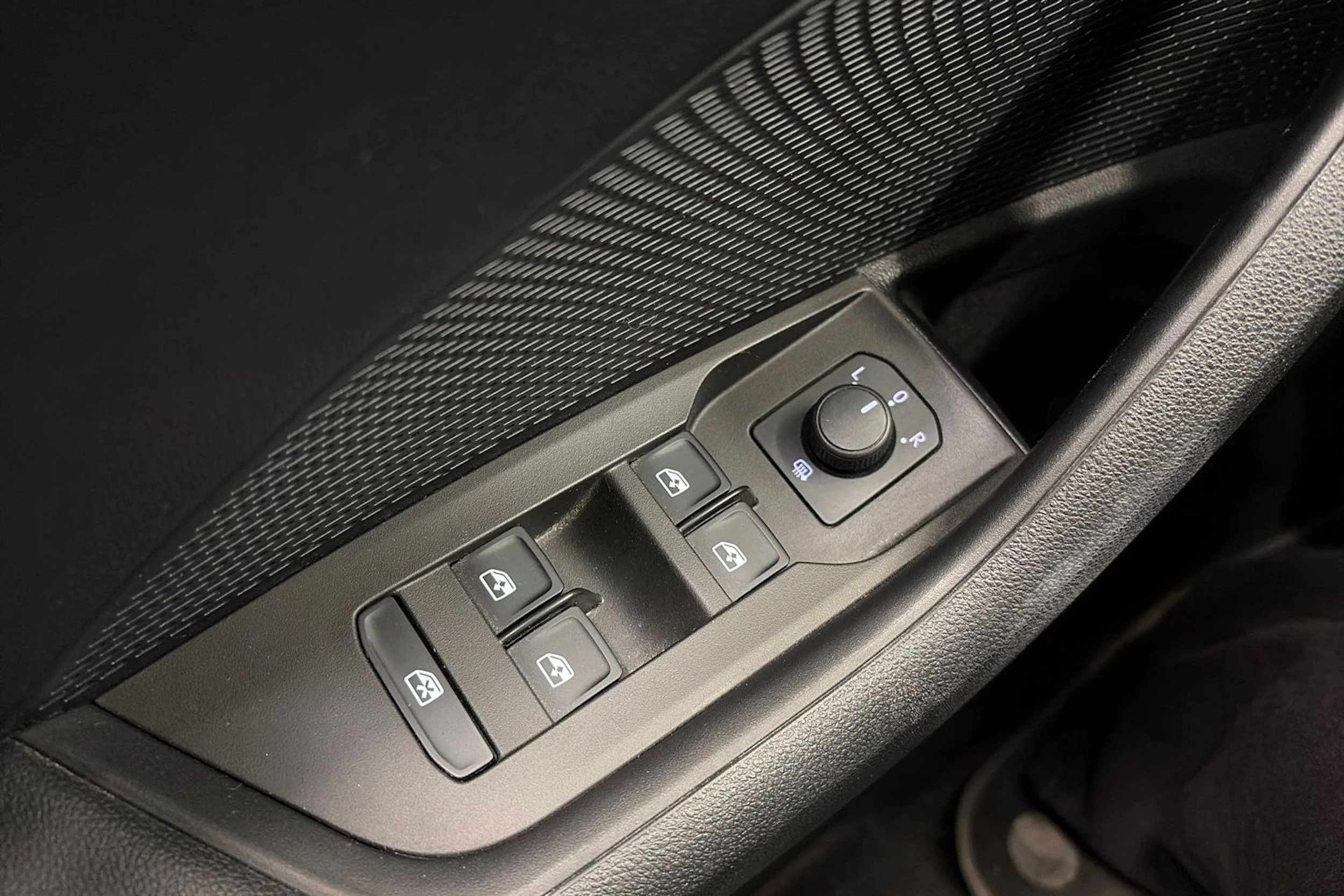 sininen Skoda Octavia 2021 kuva 27.