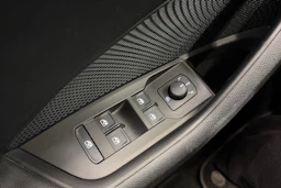 sininen Skoda Octavia 2021 kuva 27.