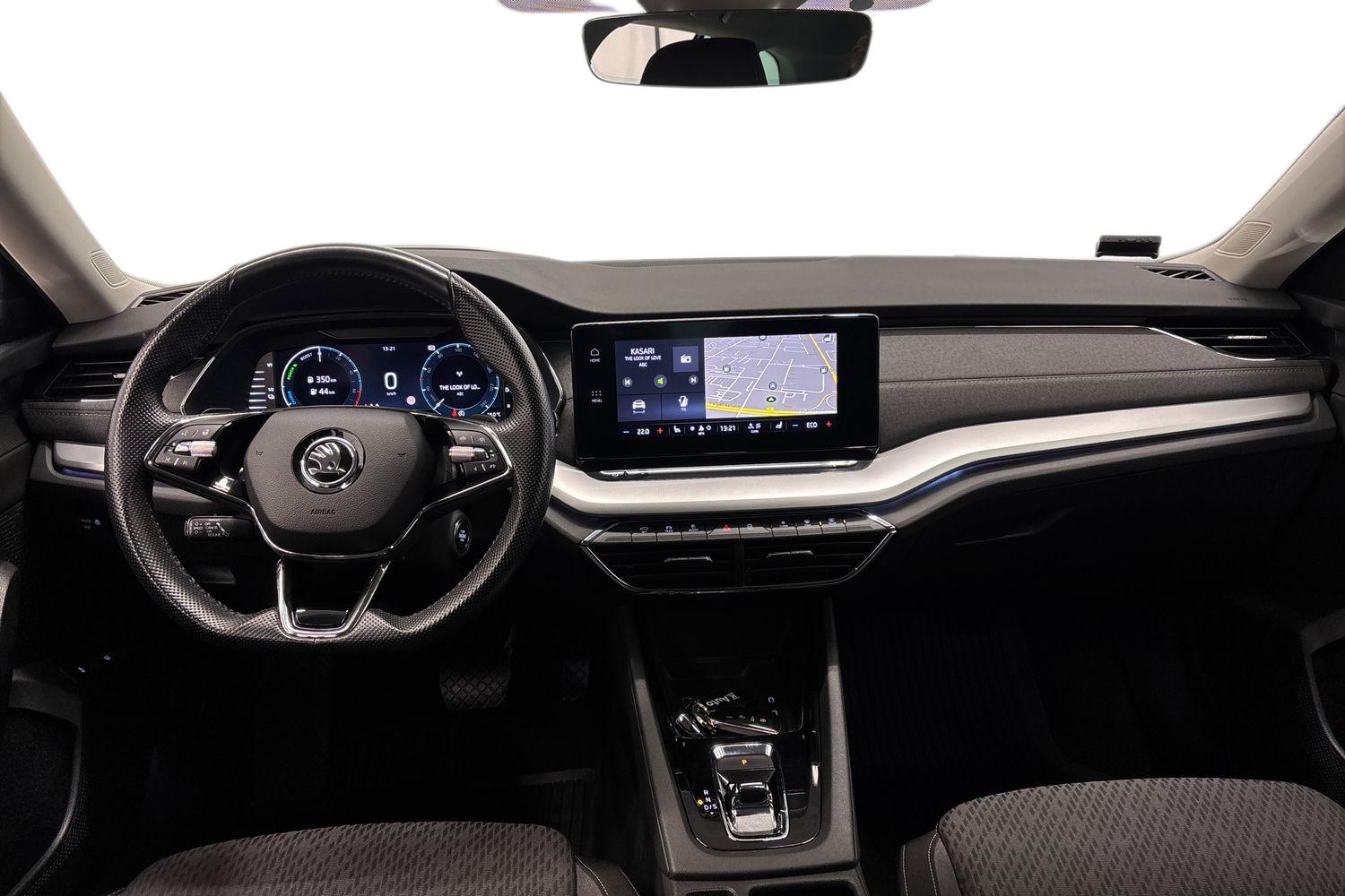 Skoda Octavia 2021, photo 7/11