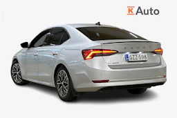 harmaa Skoda Octavia 2021 kuva 2.
