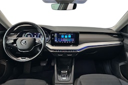 valkoinen Skoda Octavia 2021 kuva 9.