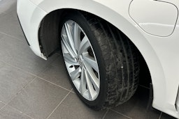 valkoinen Skoda Octavia 2021 kuva 13.