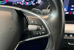 valkoinen Skoda Octavia 2021 kuva 19.