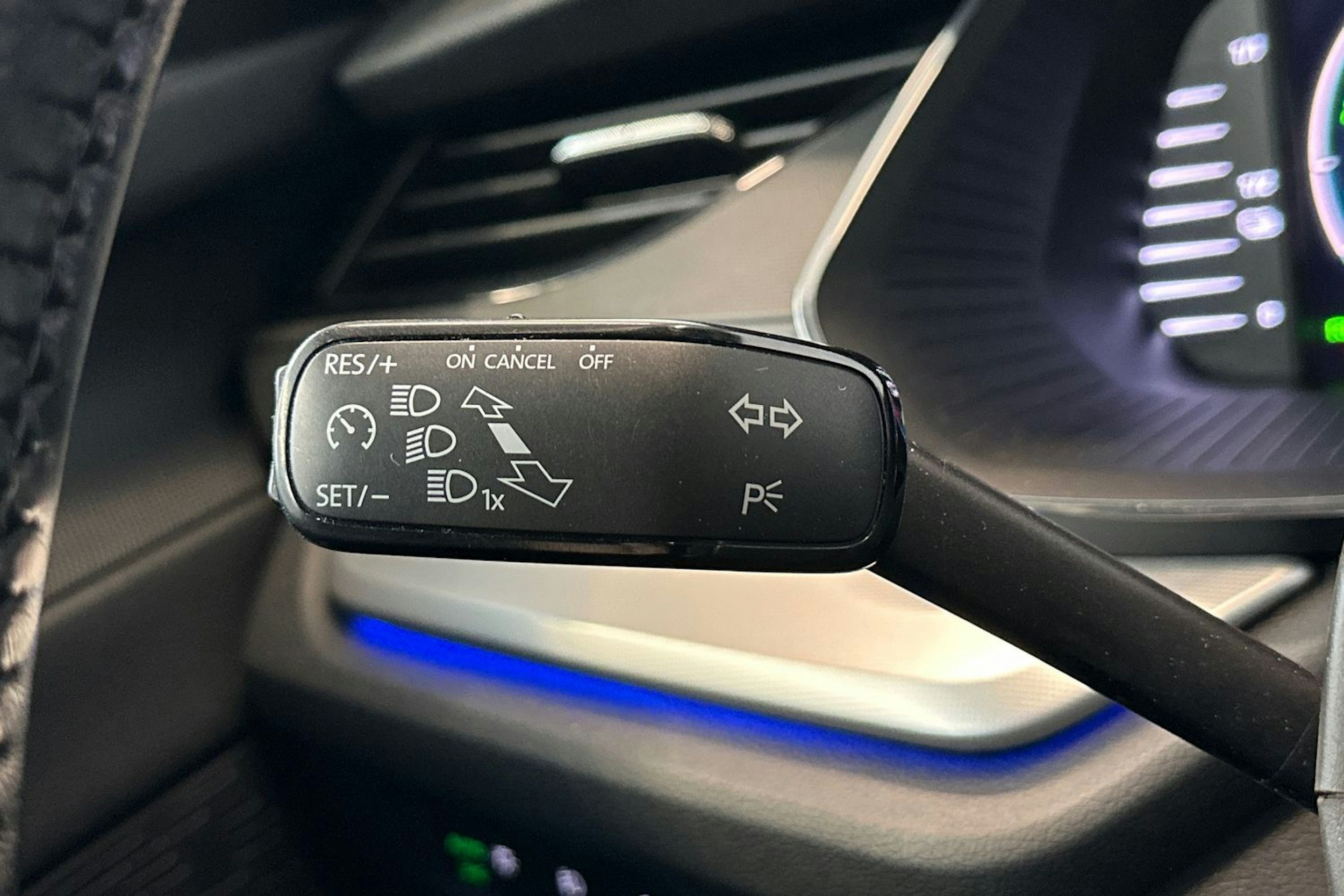 valkoinen Skoda Octavia 2021 kuva 21.