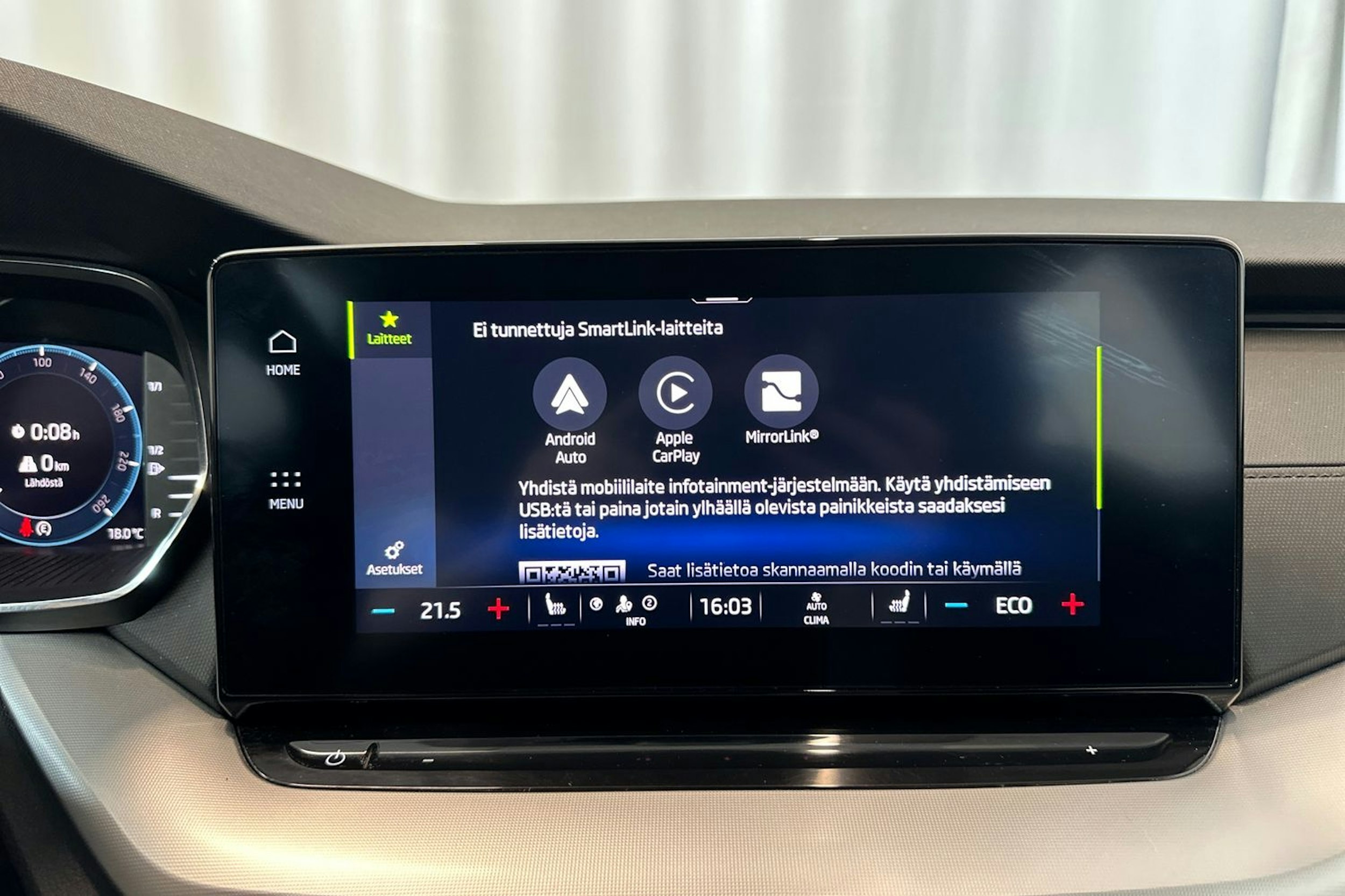valkoinen Skoda Octavia 2021 kuva 23.