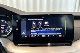 valkoinen Skoda Octavia 2021 kuva 23.
