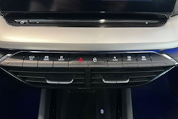 valkoinen Skoda Octavia 2021 kuva 25.