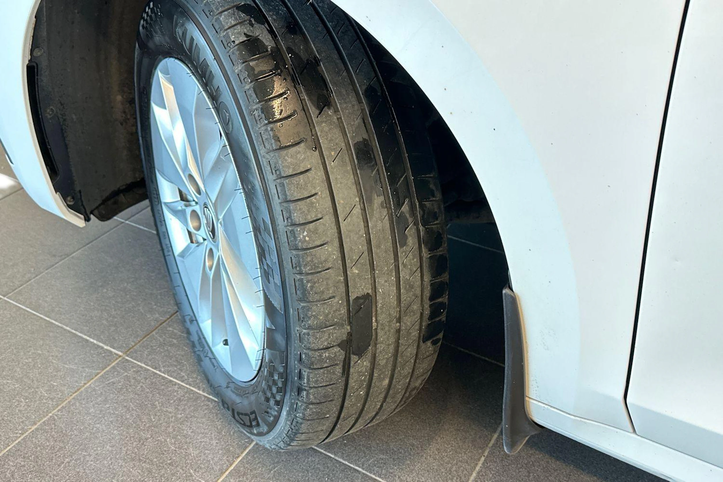 valkoinen Skoda Octavia 2021 kuva 12.