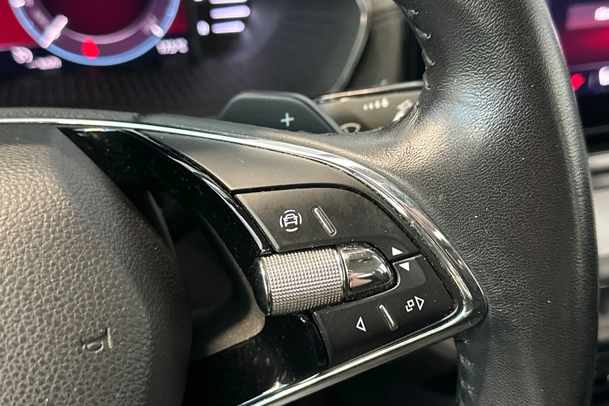 valkoinen Skoda Octavia 2021 kuva 21.