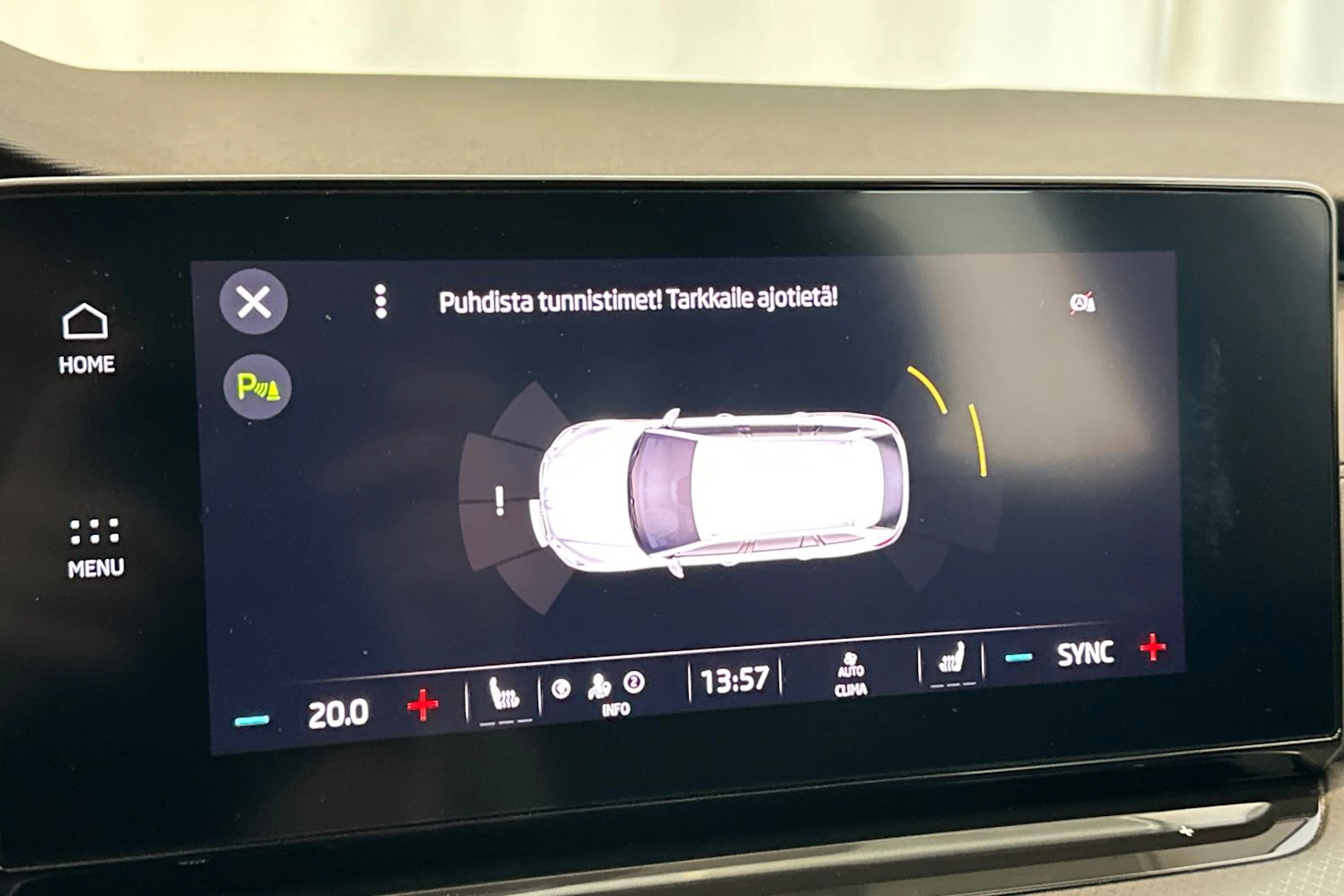 valkoinen Skoda Octavia 2021 kuva 27.
