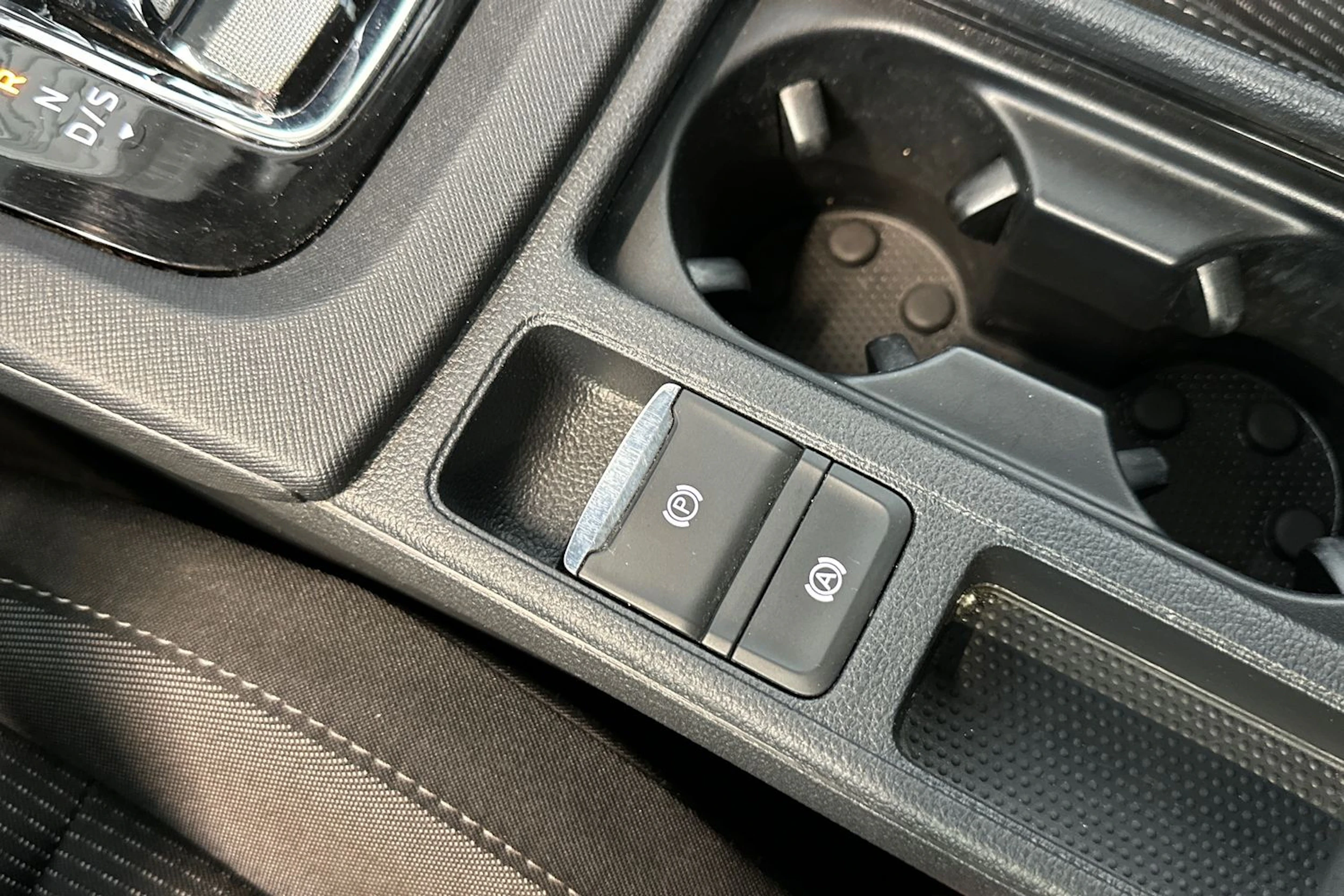 valkoinen Skoda Octavia 2021 kuva 29.