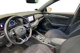 valkoinen Skoda Octavia 2021 kuva 3.
