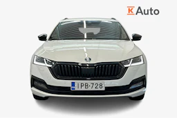 valkoinen Skoda Octavia 2022 kuva 4.