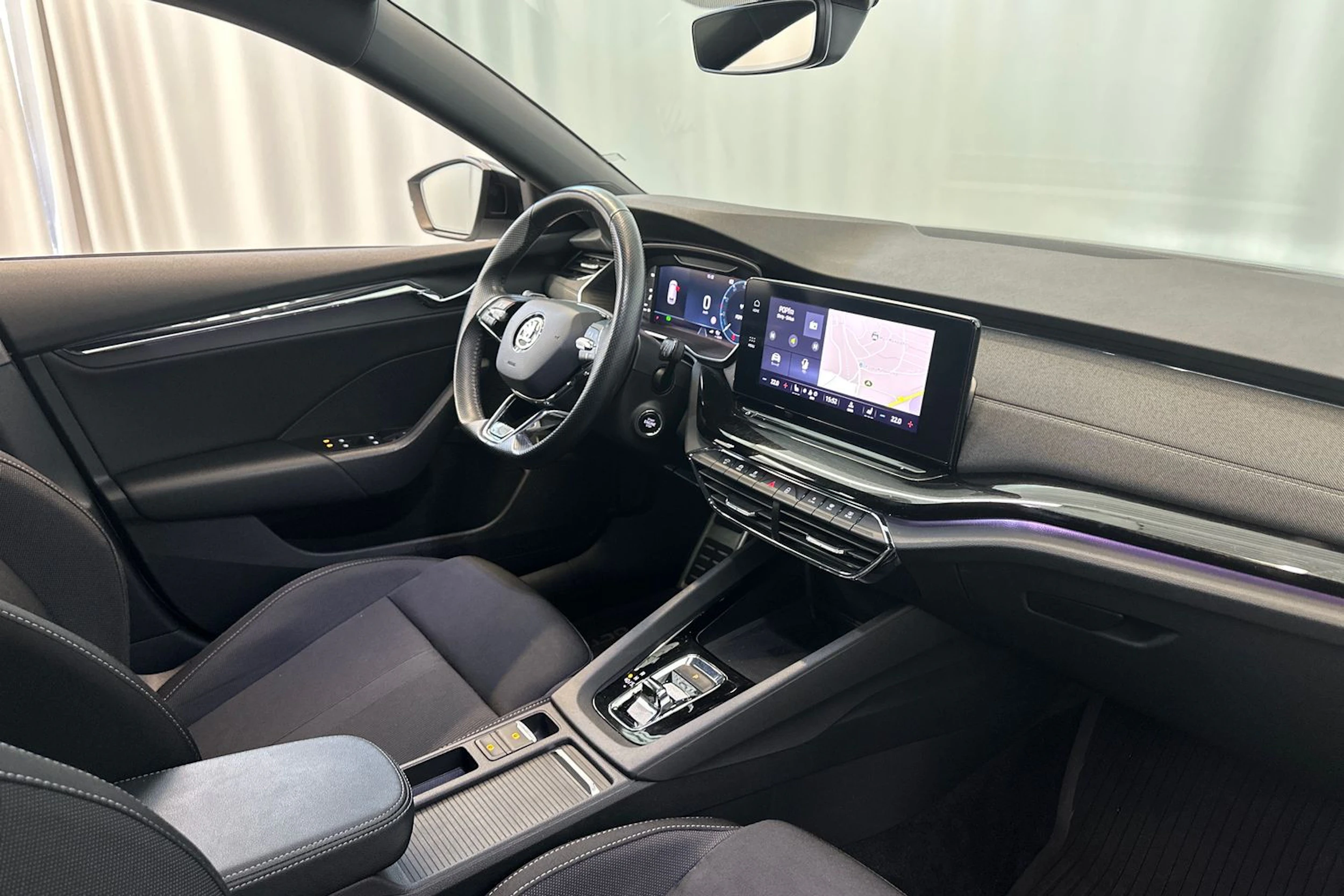 valkoinen Skoda Octavia 2022 kuva 12.