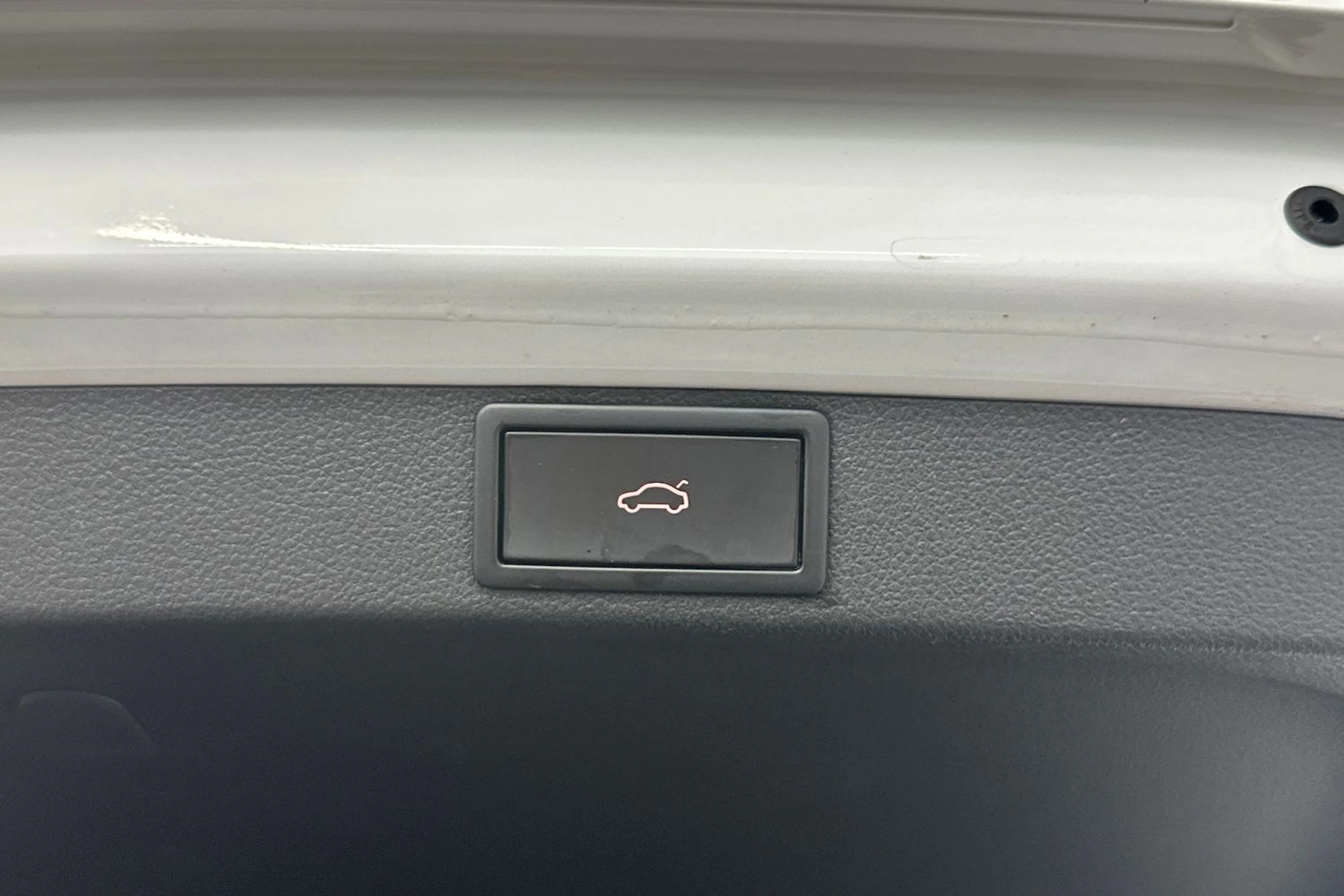 valkoinen Skoda Octavia 2022 kuva 14.