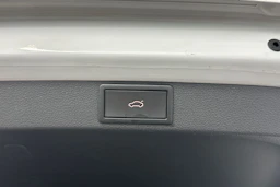 valkoinen Skoda Octavia 2022 kuva 14.