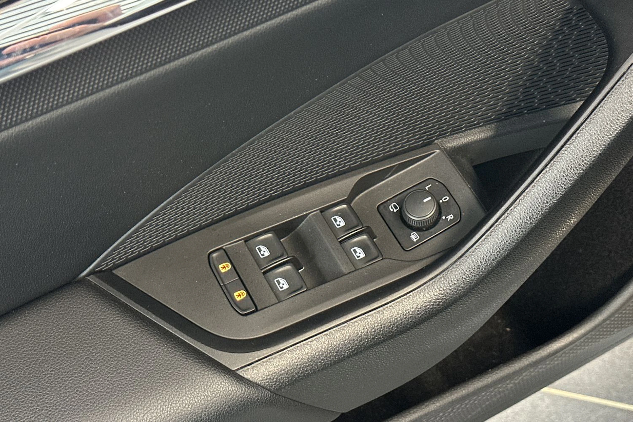 valkoinen Skoda Octavia 2022 kuva 15.
