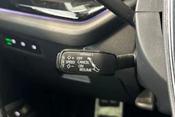 valkoinen Skoda Octavia 2022 kuva 19.