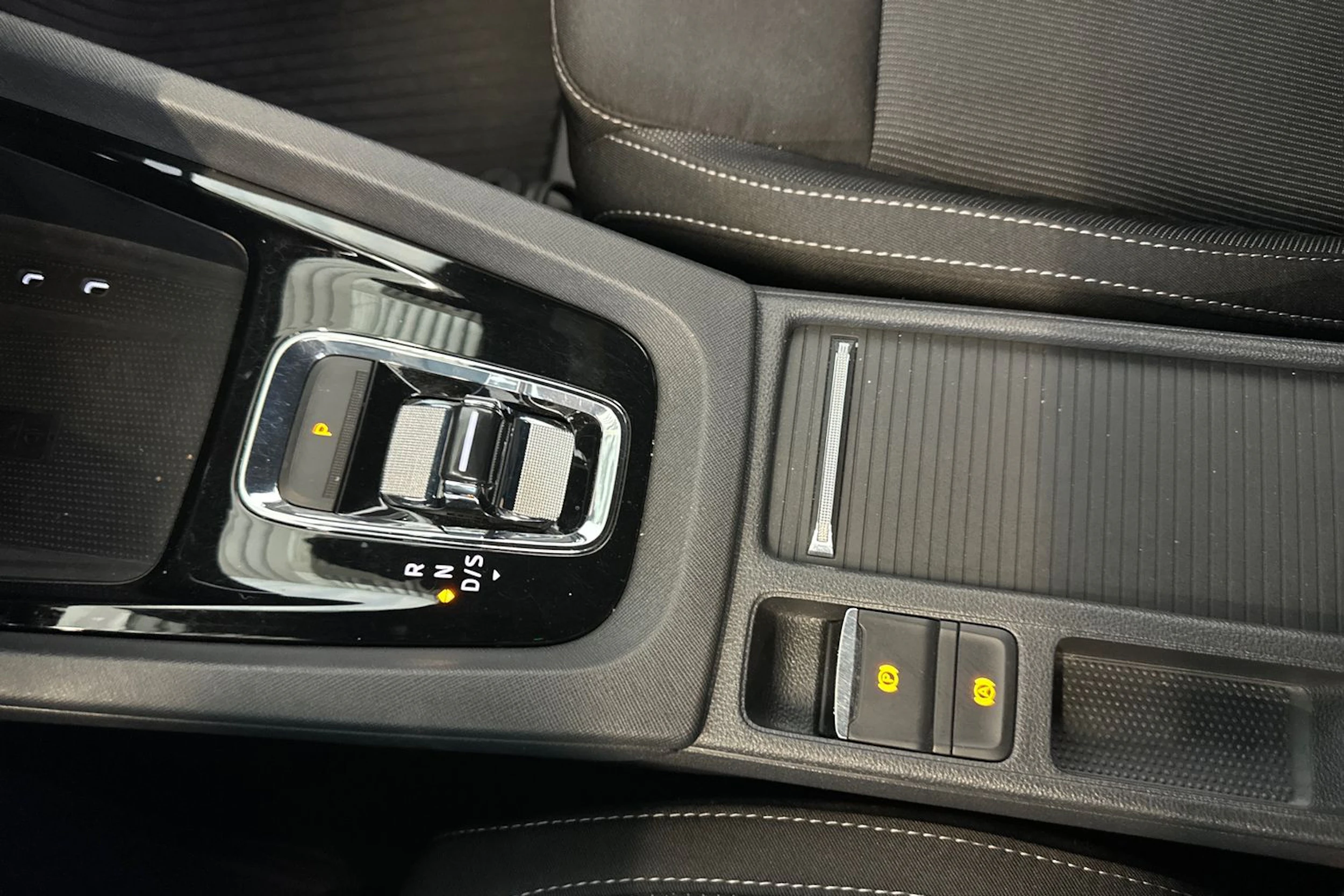 valkoinen Skoda Octavia 2022 kuva 21.