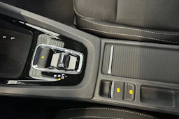 valkoinen Skoda Octavia 2022 kuva 21.