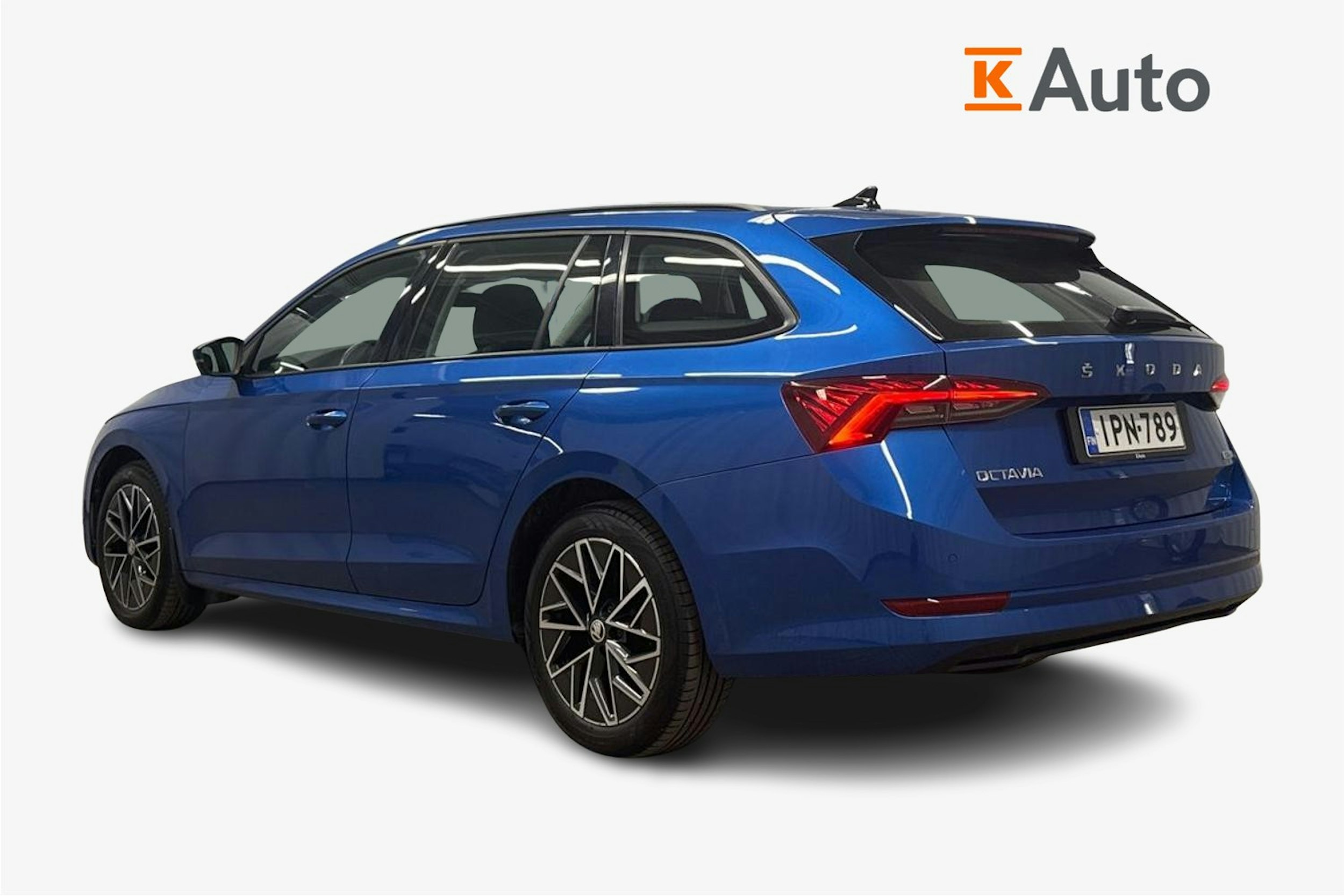 sininen Skoda Octavia 2021 kuva 2.