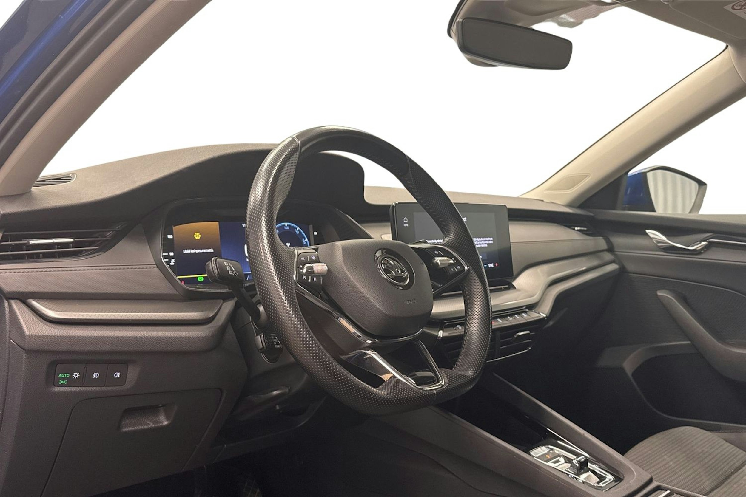 sininen Skoda Octavia 2021 kuva 6.