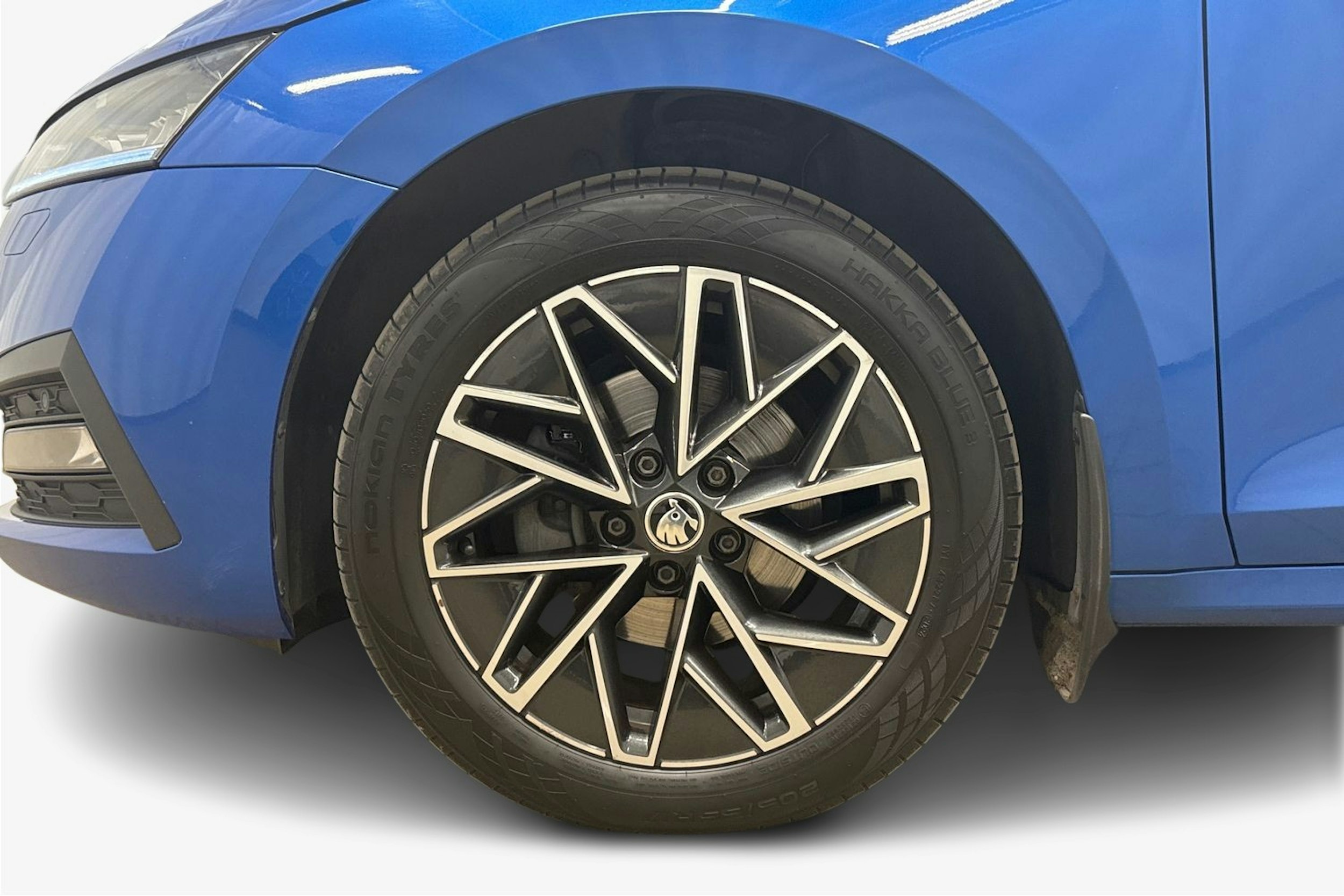 sininen Skoda Octavia 2021 kuva 9.