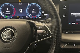 sininen Skoda Octavia 2021 kuva 13.