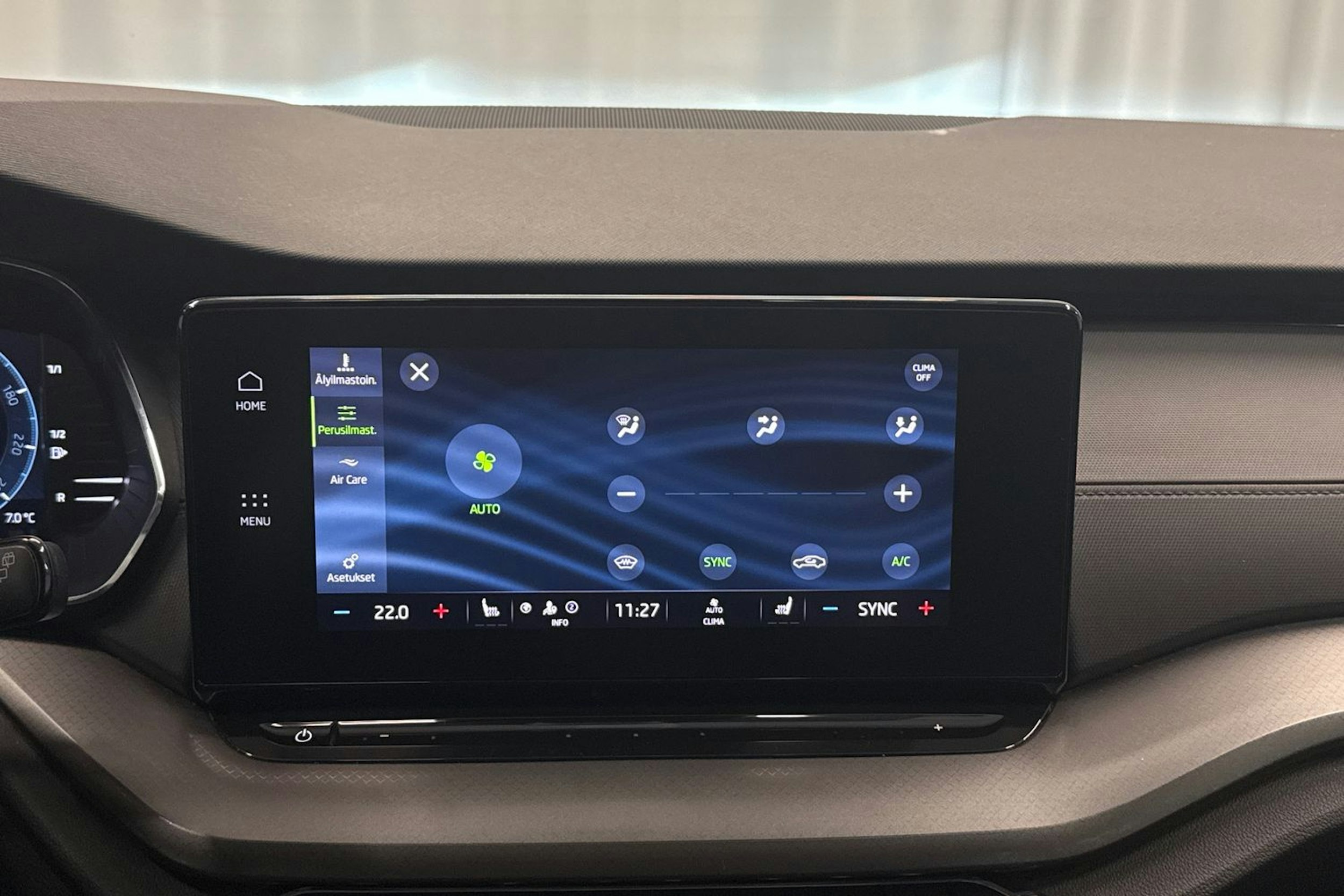 sininen Skoda Octavia 2021 kuva 17.