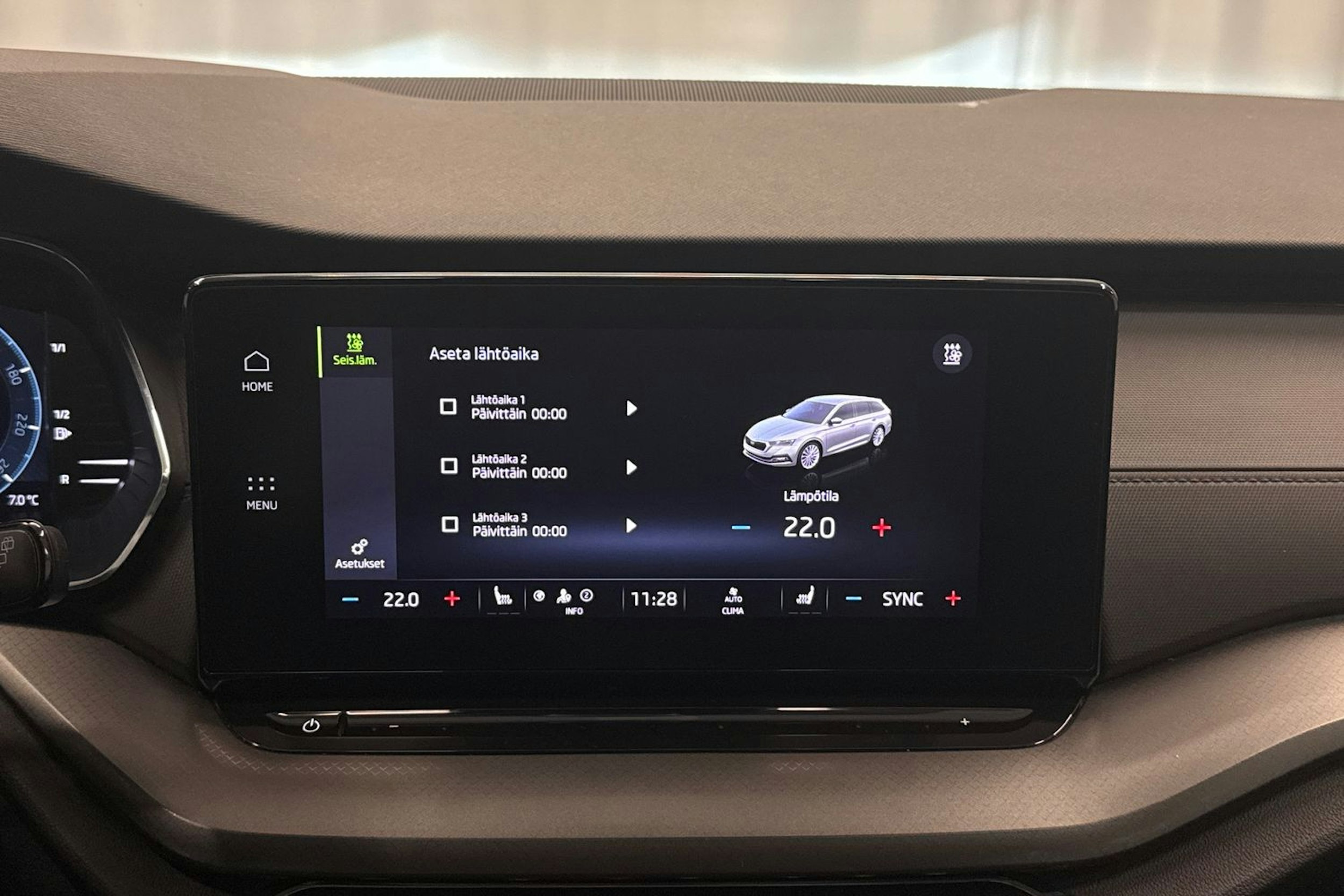 sininen Skoda Octavia 2021 kuva 19.