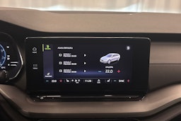 sininen Skoda Octavia 2021 kuva 19.