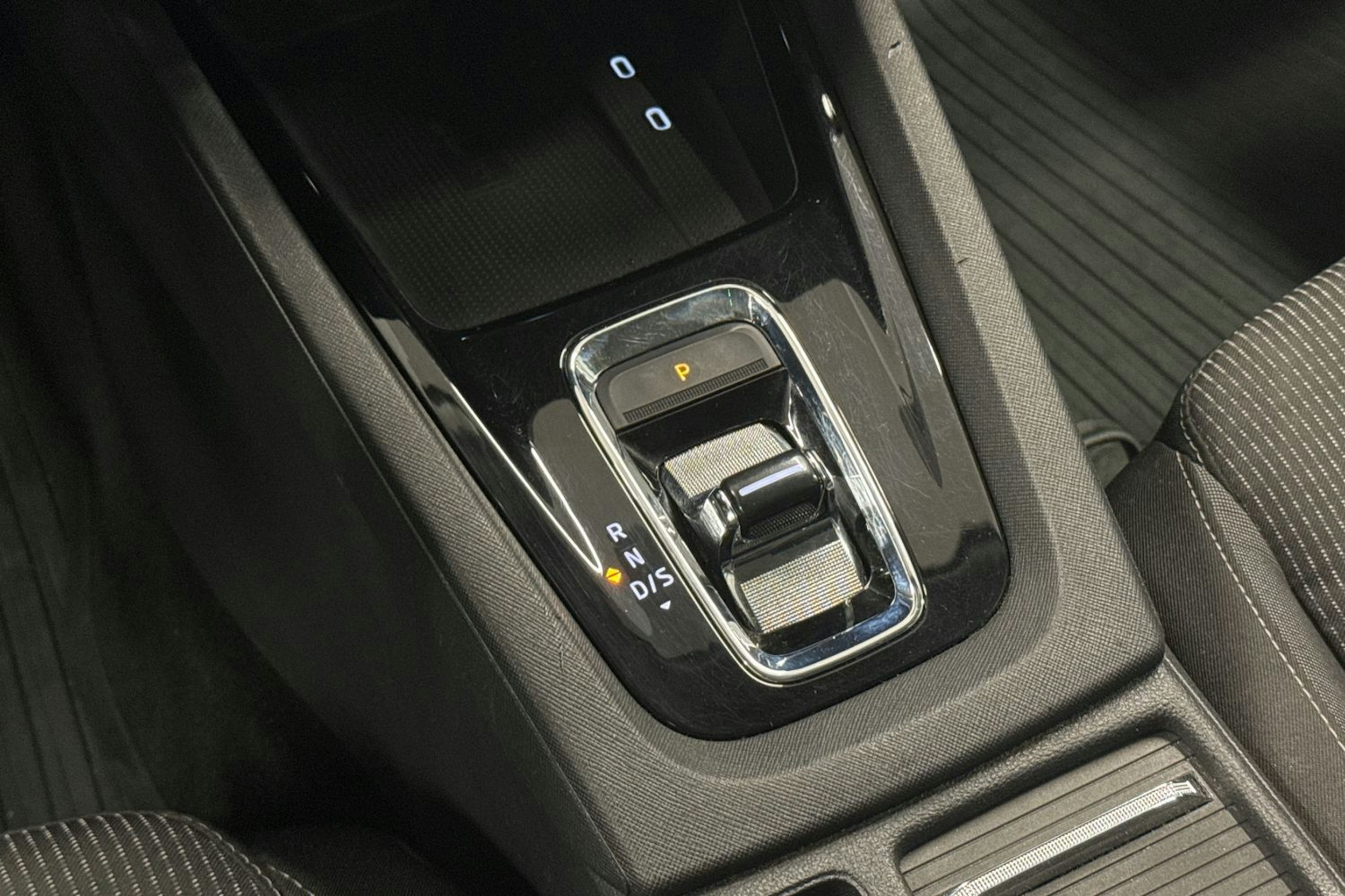 sininen Skoda Octavia 2021 kuva 21.