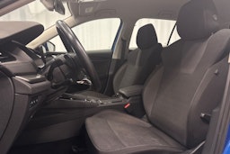sininen Skoda Octavia 2021 kuva 22.