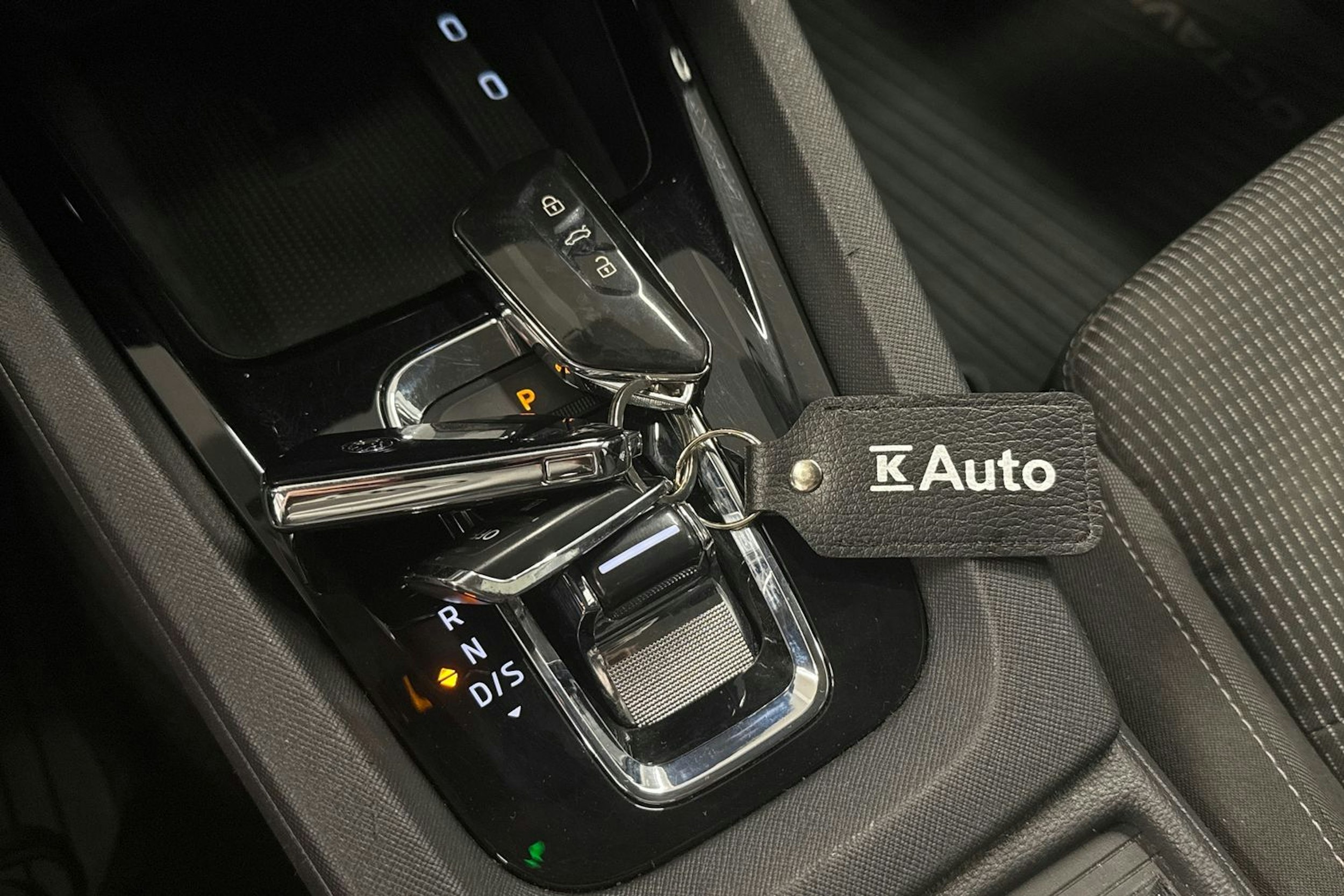 sininen Skoda Octavia 2021 kuva 24.