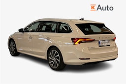 valkoinen Skoda Octavia 2021 kuva 2.