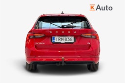 punainen Skoda Octavia 2021 kuva 3.