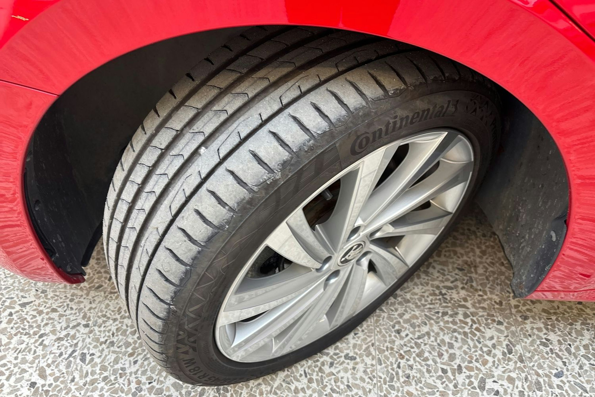 punainen Skoda Octavia 2021 kuva 13.