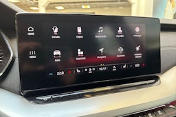 punainen Skoda Octavia 2021 kuva 22.