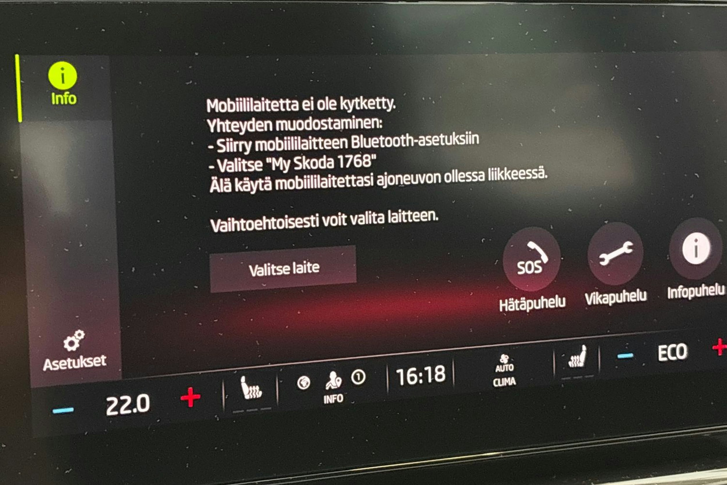 punainen Skoda Octavia 2021 kuva 23.