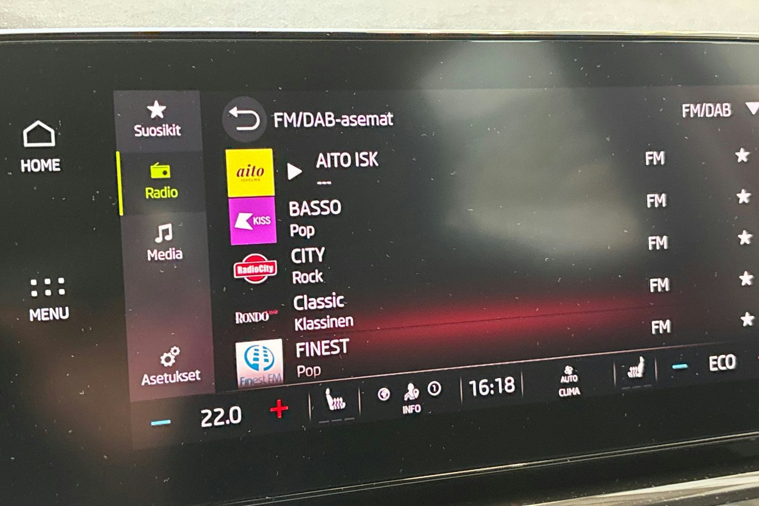 punainen Skoda Octavia 2021 kuva 24.