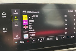punainen Skoda Octavia 2021 kuva 24.