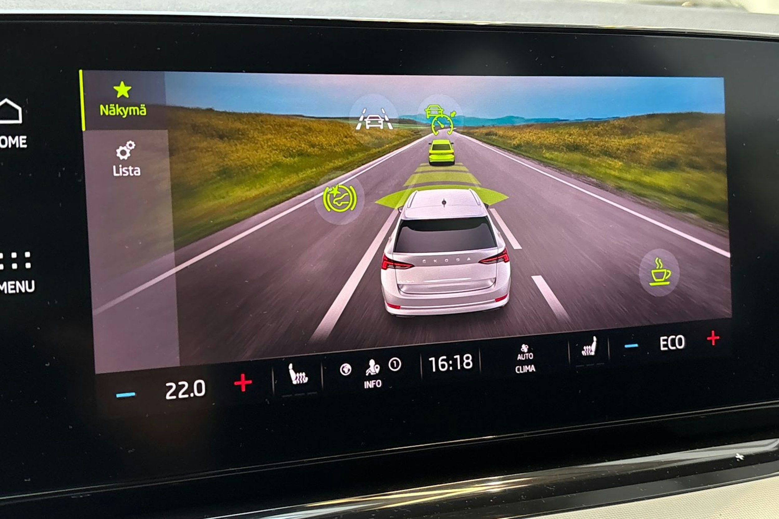 punainen Skoda Octavia 2021 kuva 25.