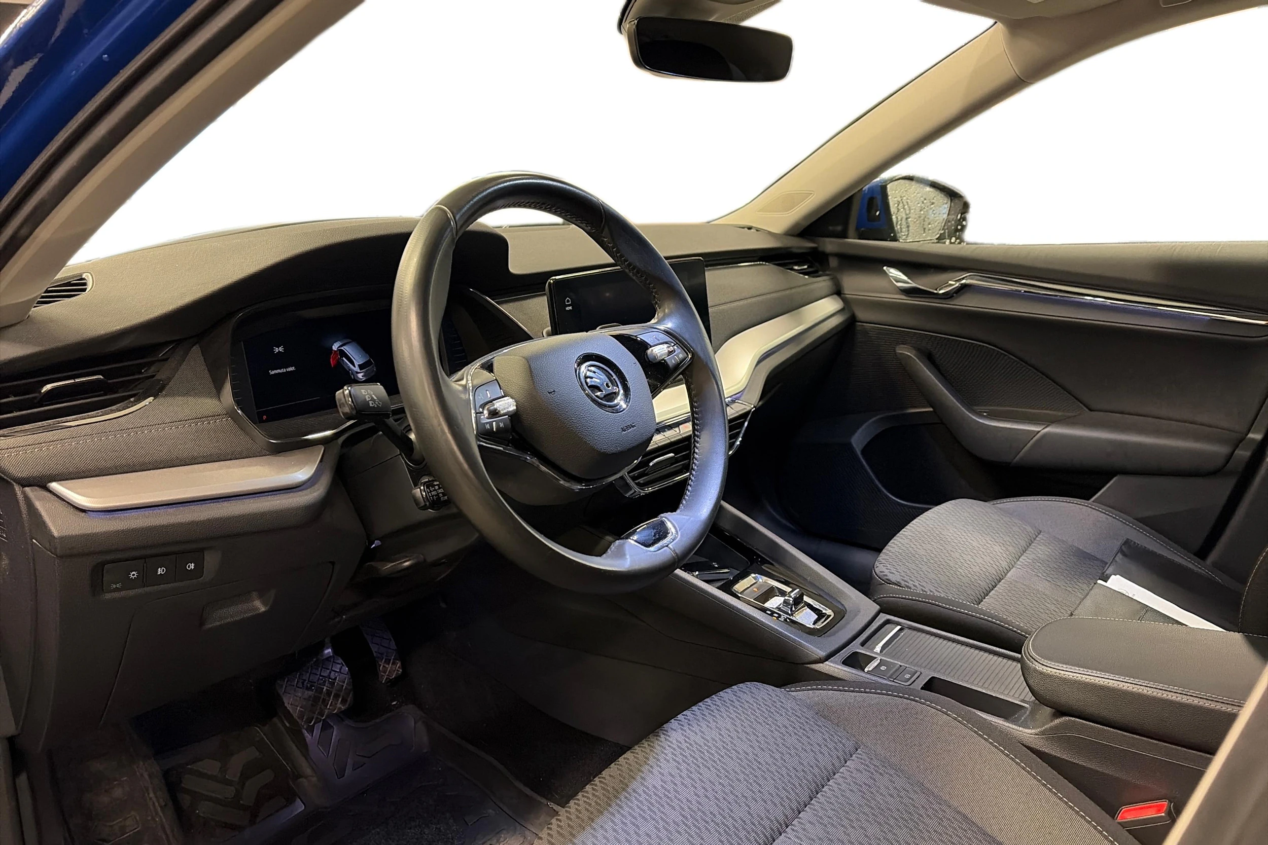 sininen Skoda Octavia 2021 kuva 3.
