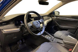 sininen Skoda Octavia 2021 kuva 3.